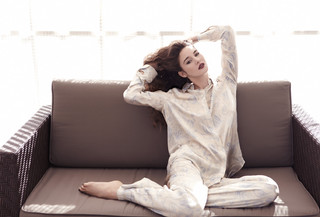 Shailene Woodley feet photo thumbnail