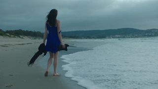 Shailene Woodley feet photo thumbnail