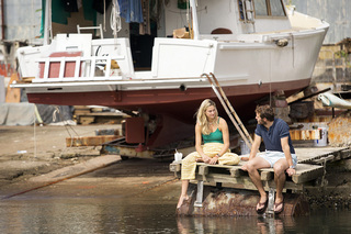 Shailene Woodley feet photo thumbnail