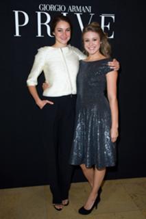 Shailene Woodley feet photo thumbnail