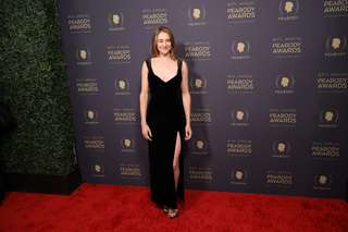 Shailene Woodley feet photo thumbnail