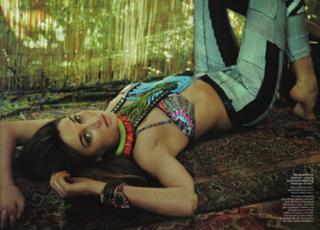 Shailene Woodley feet photo thumbnail