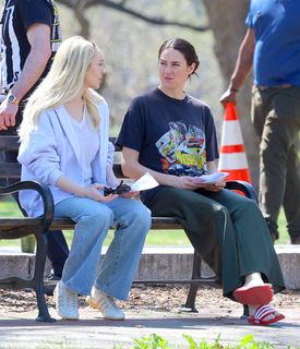 Shailene Woodley feet photo 5