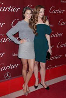 Shailene Woodley feet photo thumbnail