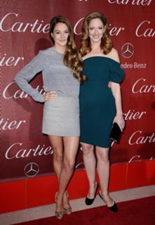 Shailene Woodley feet photo thumbnail