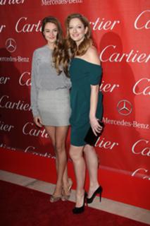 Shailene Woodley feet photo thumbnail