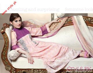 Shaista Lodhi feet photo thumbnail