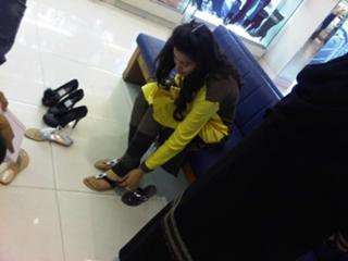 Shaista Lodhi feet photo thumbnail