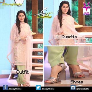 Shaista Lodhi feet photo thumbnail