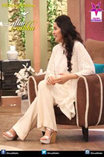 Shaista Lodhi feet photo thumbnail