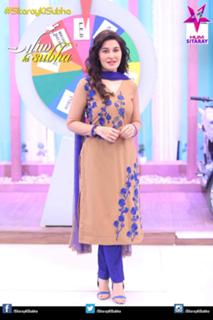 Shaista Lodhi feet photo thumbnail