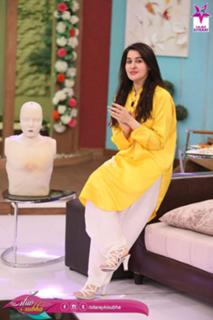 Shaista Lodhi feet photo thumbnail