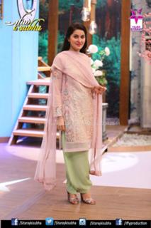 Shaista Lodhi feet photo thumbnail