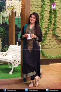 Shaista Lodhi feet photo thumbnail