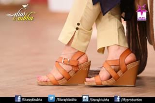 Shaista Lodhi feet photo thumbnail