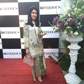 Shaista Lodhi feet photo thumbnail
