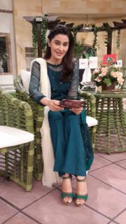 Shaista Lodhi feet photo thumbnail