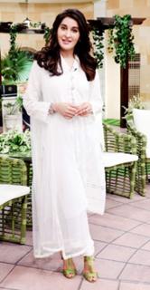 Shaista Lodhi feet photo thumbnail