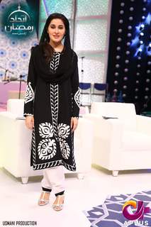 Shaista Lodhi feet photo thumbnail
