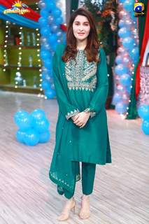Shaista Lodhi feet photo thumbnail