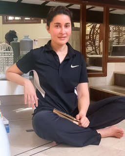 Shaista Lodhi feet photo thumbnail