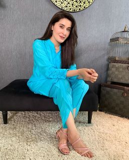 Shaista Lodhi feet photo thumbnail