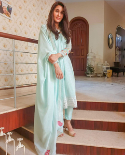 Shaista Lodhi feet photo thumbnail