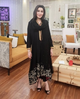 Shaista Lodhi feet photo thumbnail