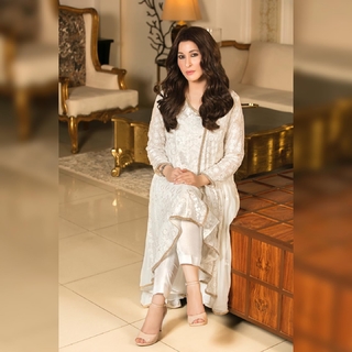 Shaista Lodhi feet photo thumbnail