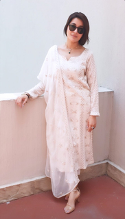 Shaista Lodhi feet photo thumbnail