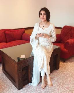 Shaista Lodhi feet photo thumbnail