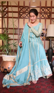 Shaista Lodhi feet photo thumbnail