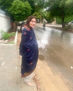 Shaista Lodhi feet photo thumbnail