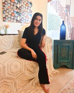 Shaista Lodhi feet photo thumbnail