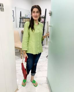Shaista Lodhi feet photo thumbnail