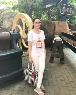 Shaista Lodhi feet photo thumbnail