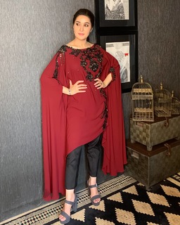 Shaista Lodhi feet photo thumbnail