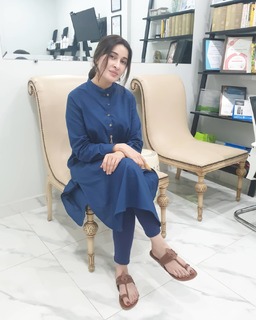 Shaista Lodhi feet photo thumbnail