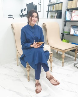 Shaista Lodhi feet photo thumbnail