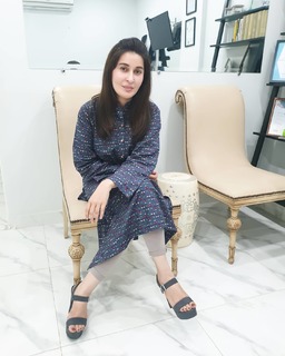 Shaista Lodhi feet photo thumbnail