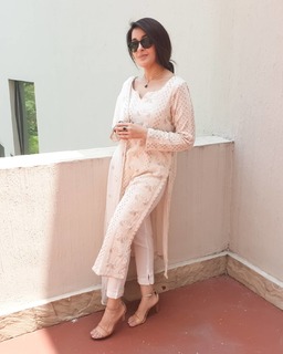 Shaista Lodhi feet photo thumbnail