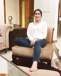 Shaista Lodhi feet photo thumbnail
