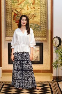 Shaista Lodhi feet photo thumbnail