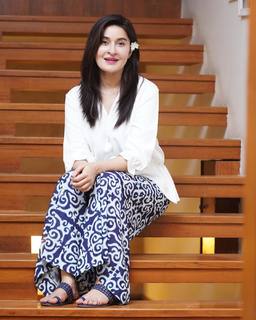 Shaista Lodhi feet photo thumbnail