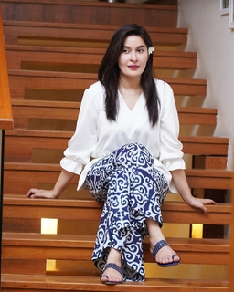 Shaista Lodhi feet photo thumbnail