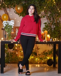 Shaista Lodhi feet photo thumbnail