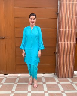 Shaista Lodhi feet photo thumbnail