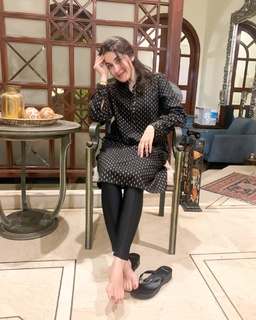 Shaista Lodhi feet photo thumbnail