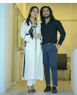 Shaista Lodhi feet photo thumbnail