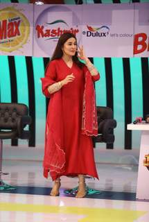 Shaista Lodhi feet photo thumbnail